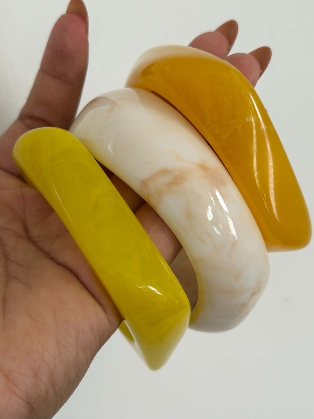 Resin Bangle Bracelet Set - Yellow & Cream